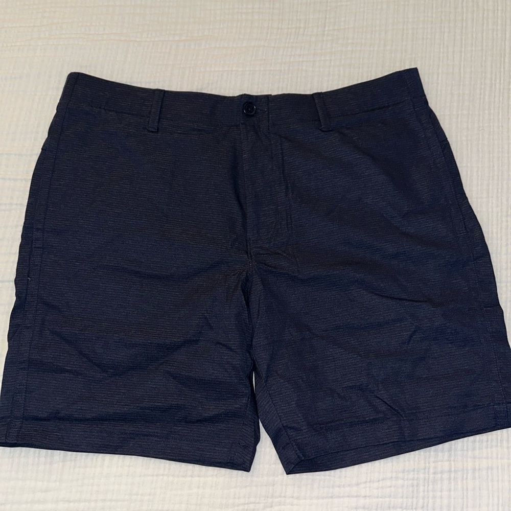Under Armour Golf Shorts Size 38